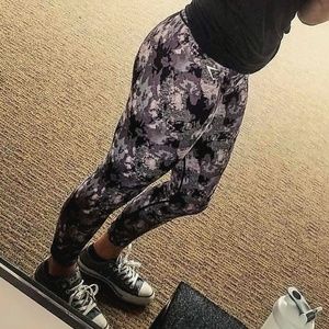 Gymshark Leggings (size Md)